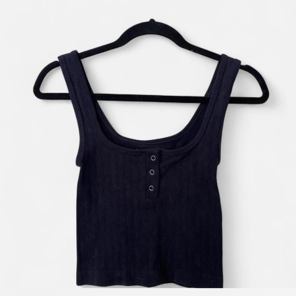 Black Ribbed Button Tank - Picture 2 of 4